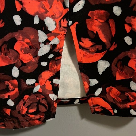 Red Floral Bebe Bodycon Dress with side& back cutout - Picture 6 of 6
